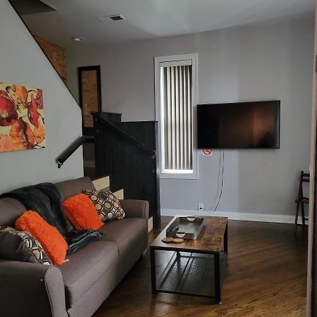Modern Rustic Split Level With Balcony Apartment Cincinnati Luaran gambar